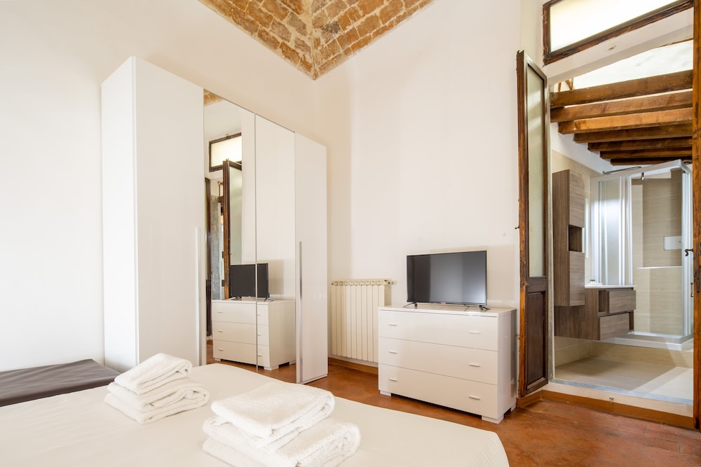 Lian Home in Florence 7/19