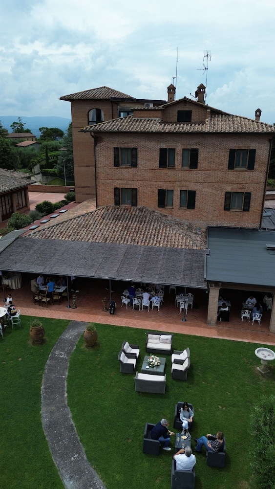 LOCANDA POGGIOLEONE 2/71