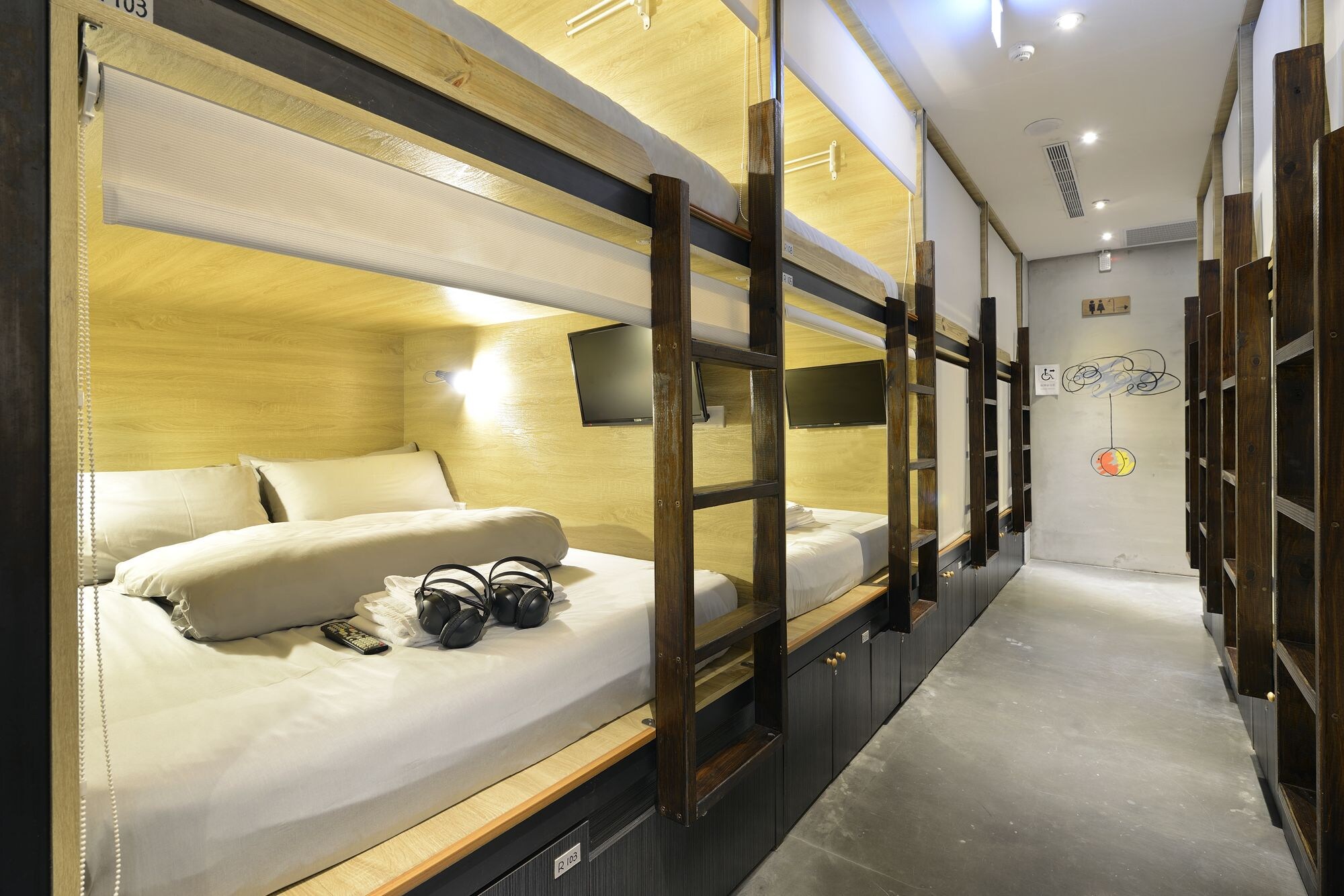 MIXED DORM, ECONOMY, DOUBLE BED, SHARED BATHROOM