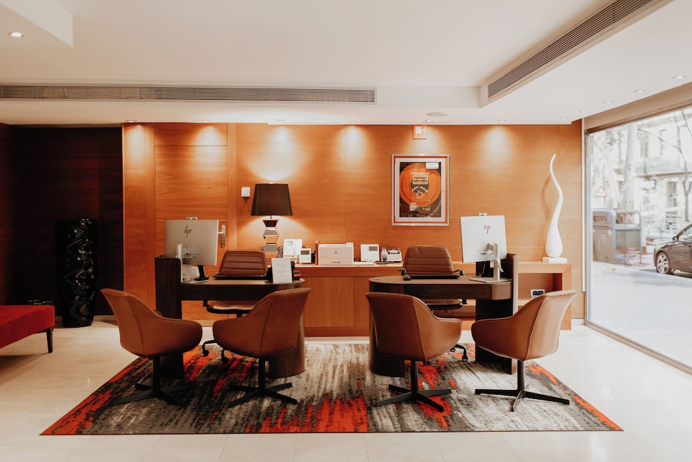 Acevi Villarroel Hotel 58/62