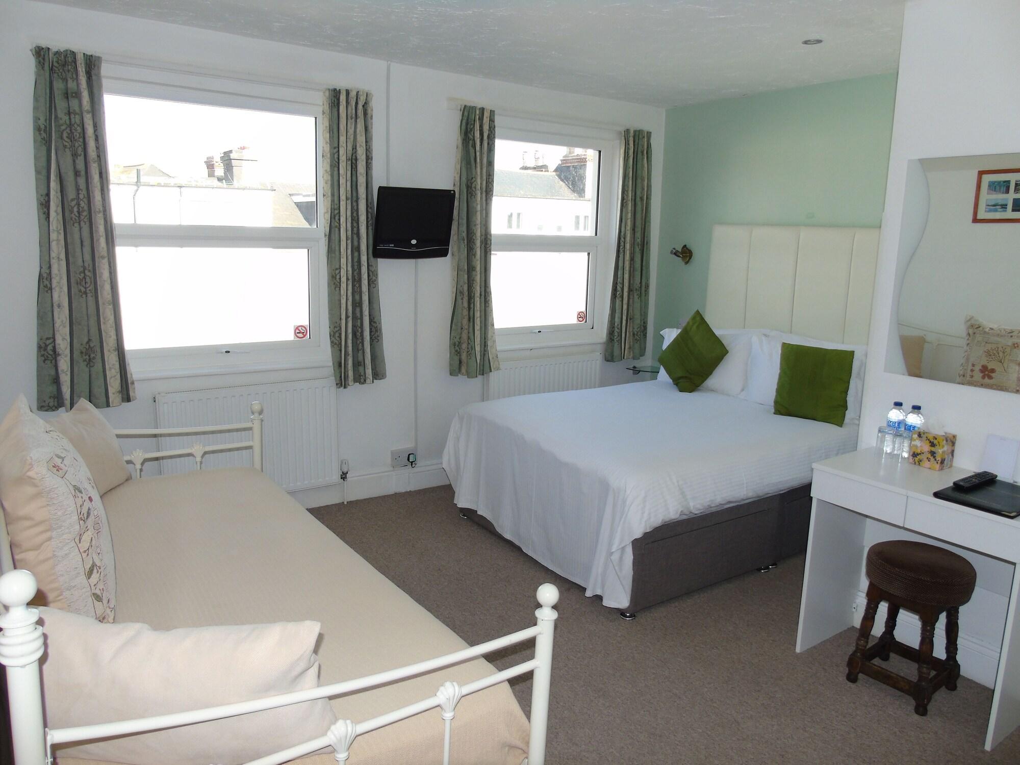 Family, Multiple Beds