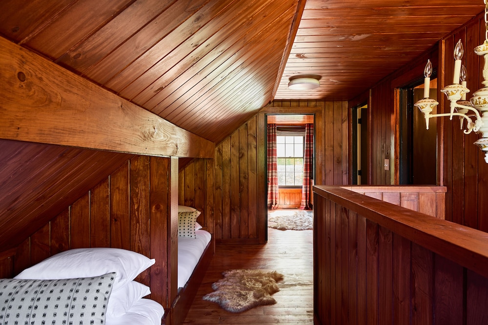 Bluebird Cady Hill Lodge 21/50