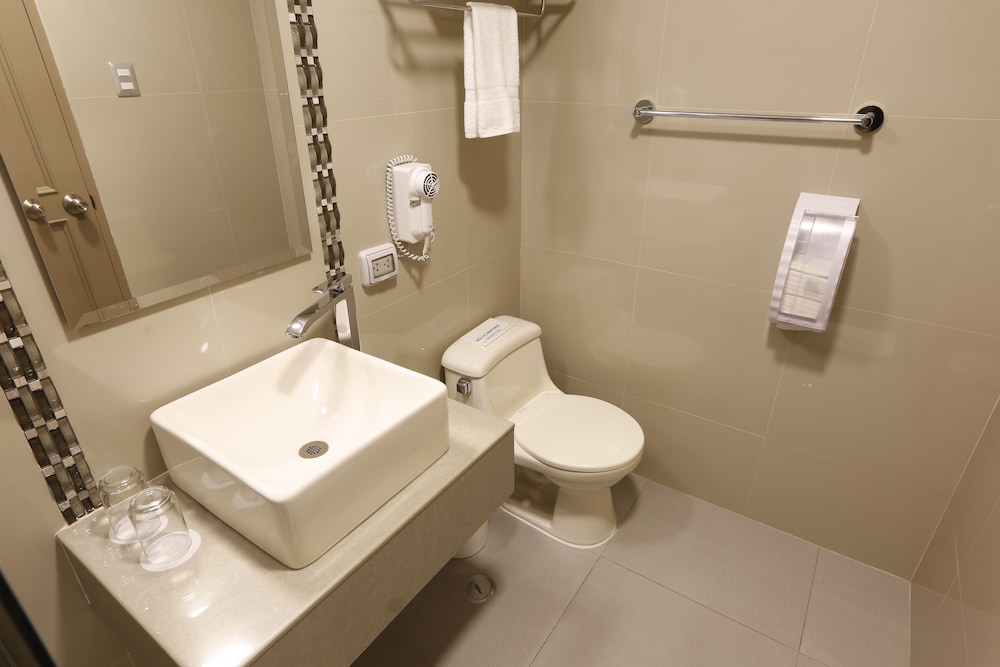 Casa Andina Standard Trujillo Plaza 64/66