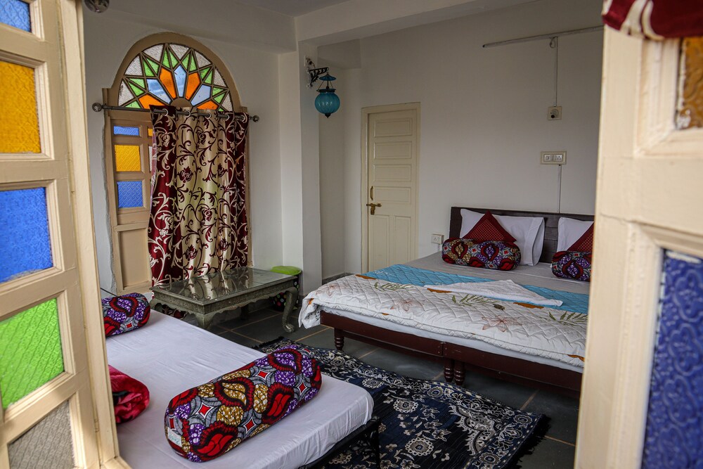 Hotel Lake Ghat Palace، Udaipur 23/53
