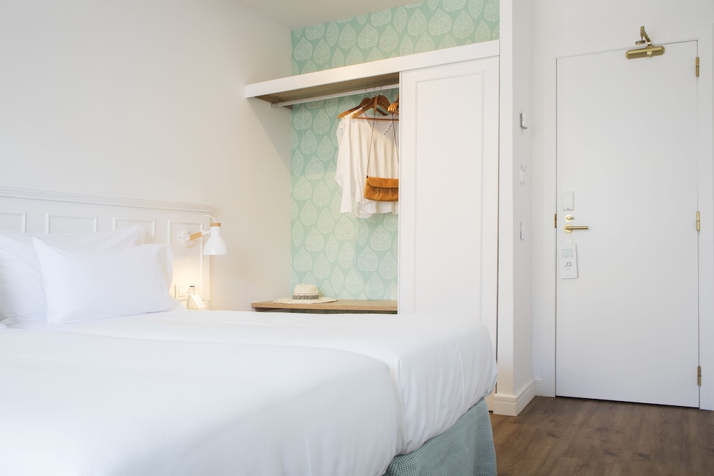 The 15th Boutique Hotel 9/49