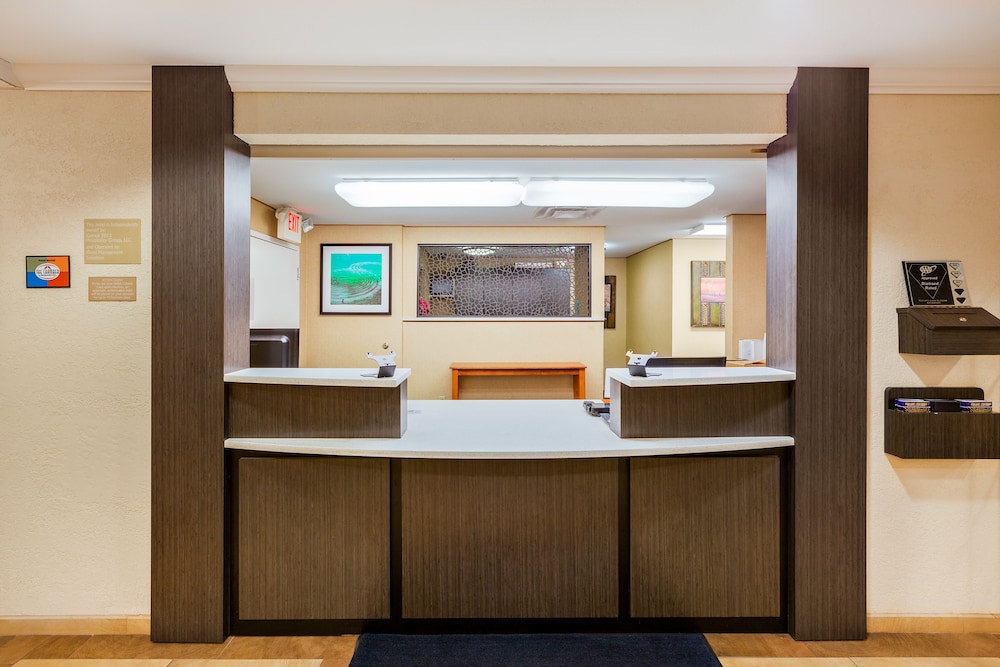 Candlewood Suites Medford 15/52