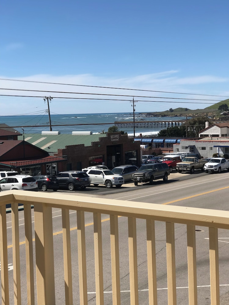 Cayucos Sunset Inn Bed and Breakfast 45/50