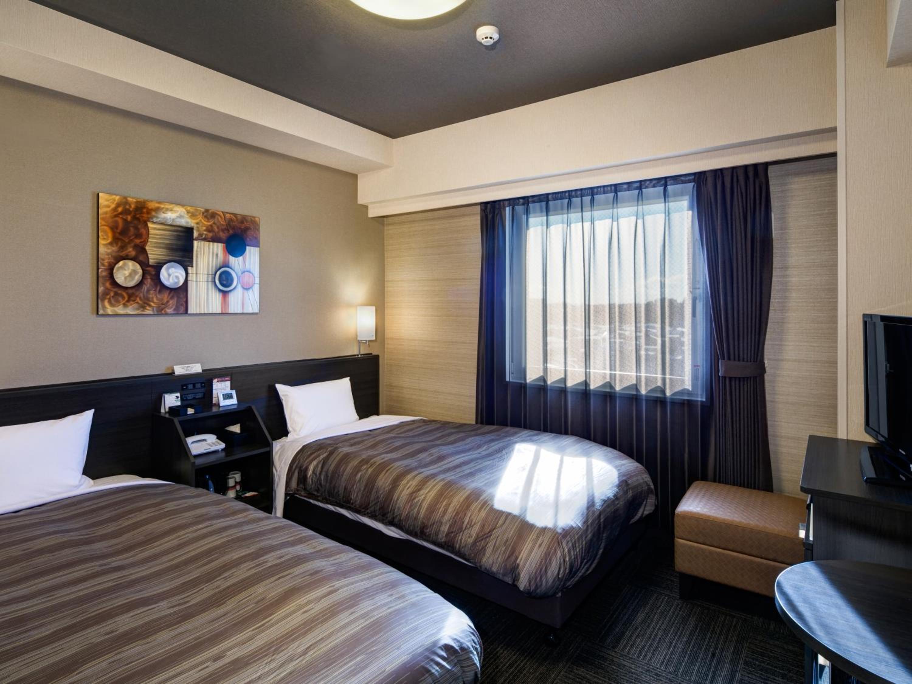 Room, Twin Beds, Electronic Cigarette Only, Smoking