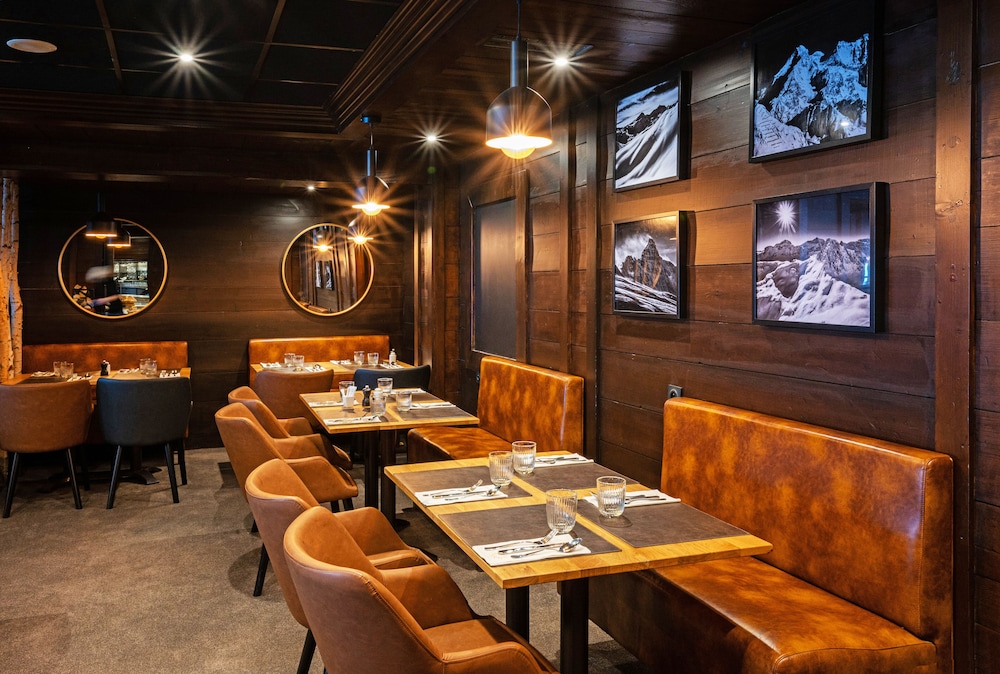 Le Levanna Hotel Restaurant 44/67