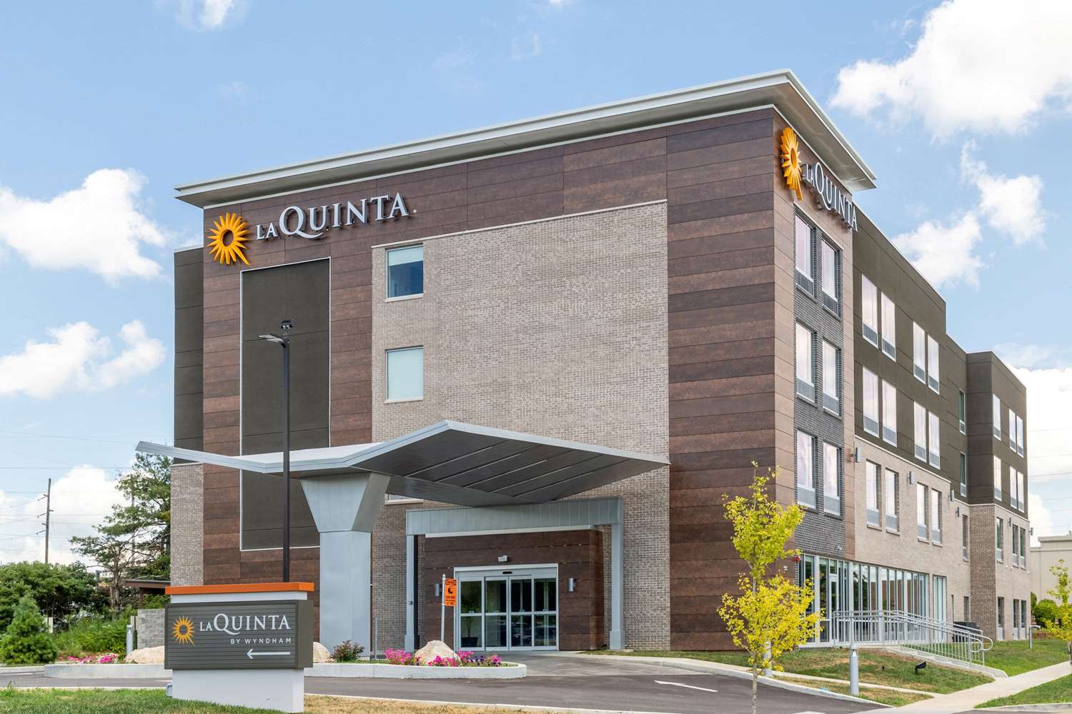 La Quinta Inn & Suites by Wyndham Bloomington 4/64
