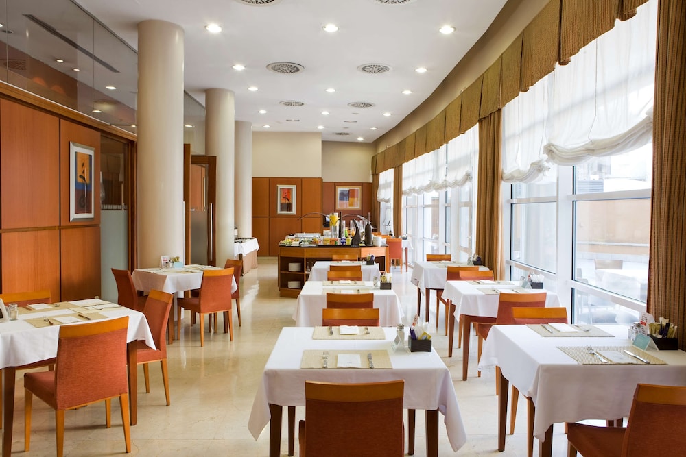 Travelodge Madrid Coslada Aeropuerto 41/60