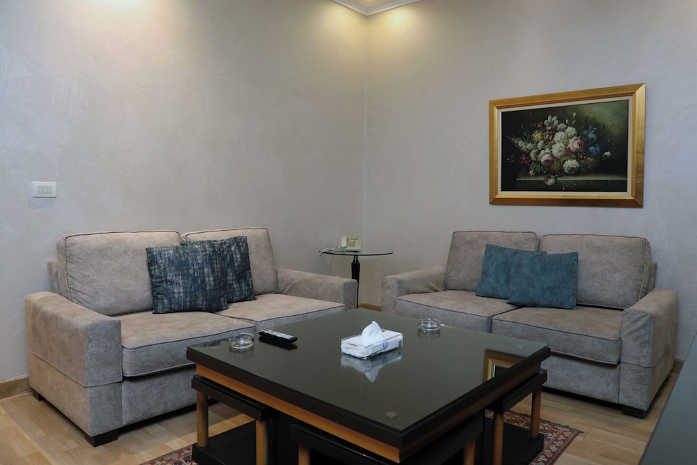 Lahoya Homes, Beirut 29/50