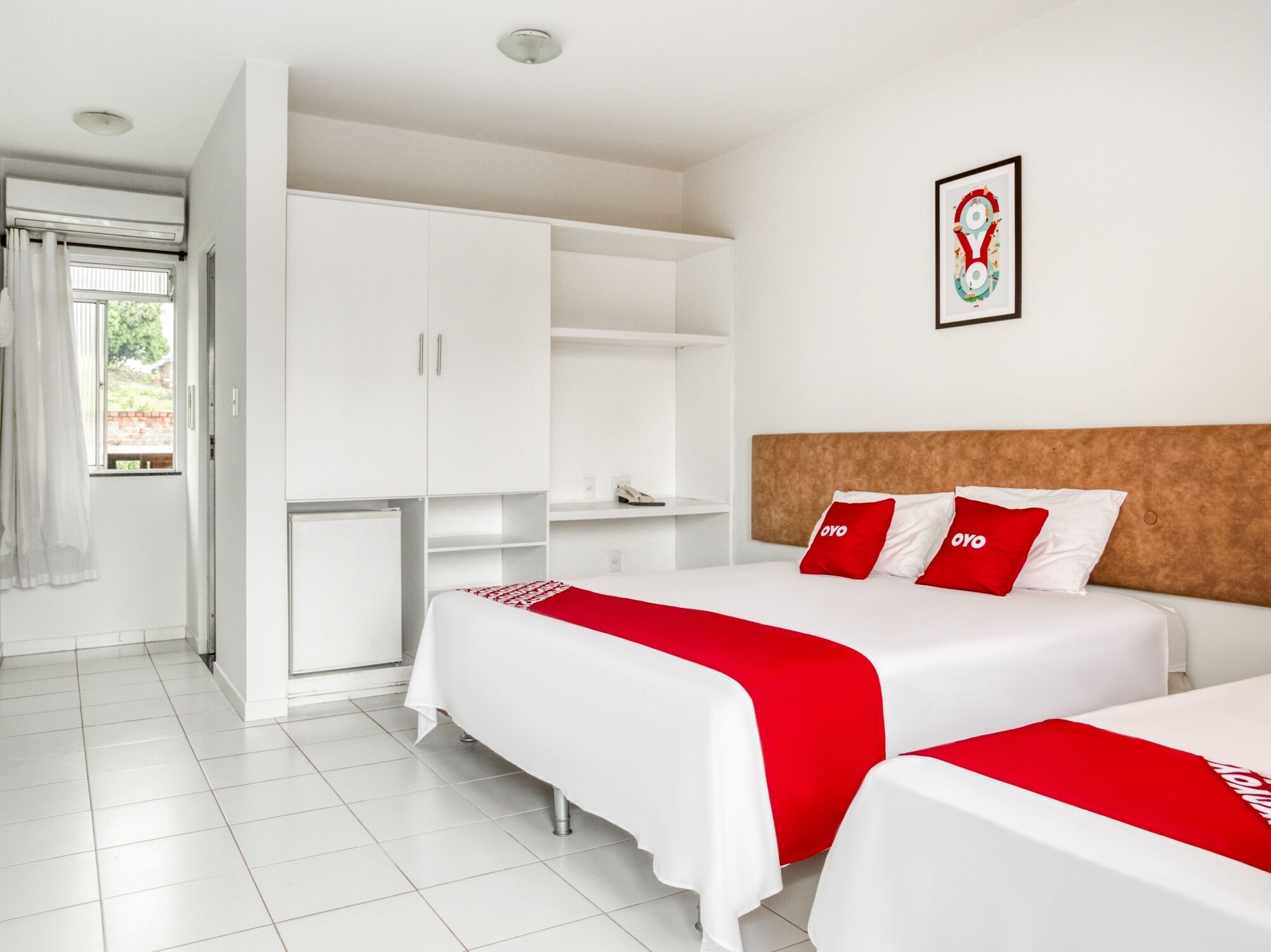 TRIPLE ROOM (1 DOUBLE BED + 1 SINGLE BED)