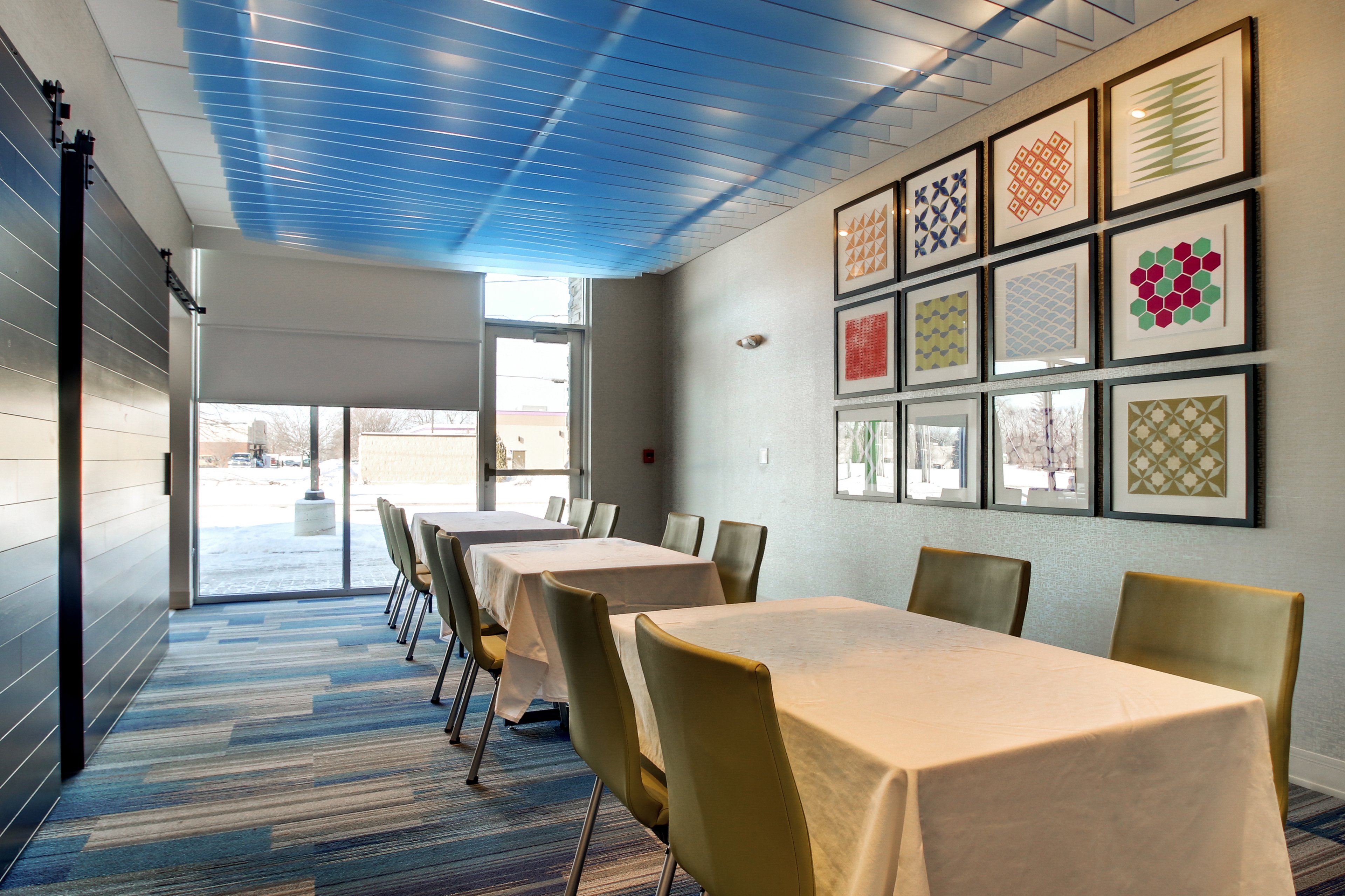 Holiday Inn Express & Suites GALESBURG 50/61