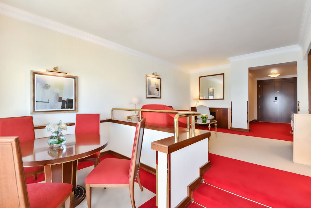 Sheraton Grand Doha Resort & Convention Hotel 59/80