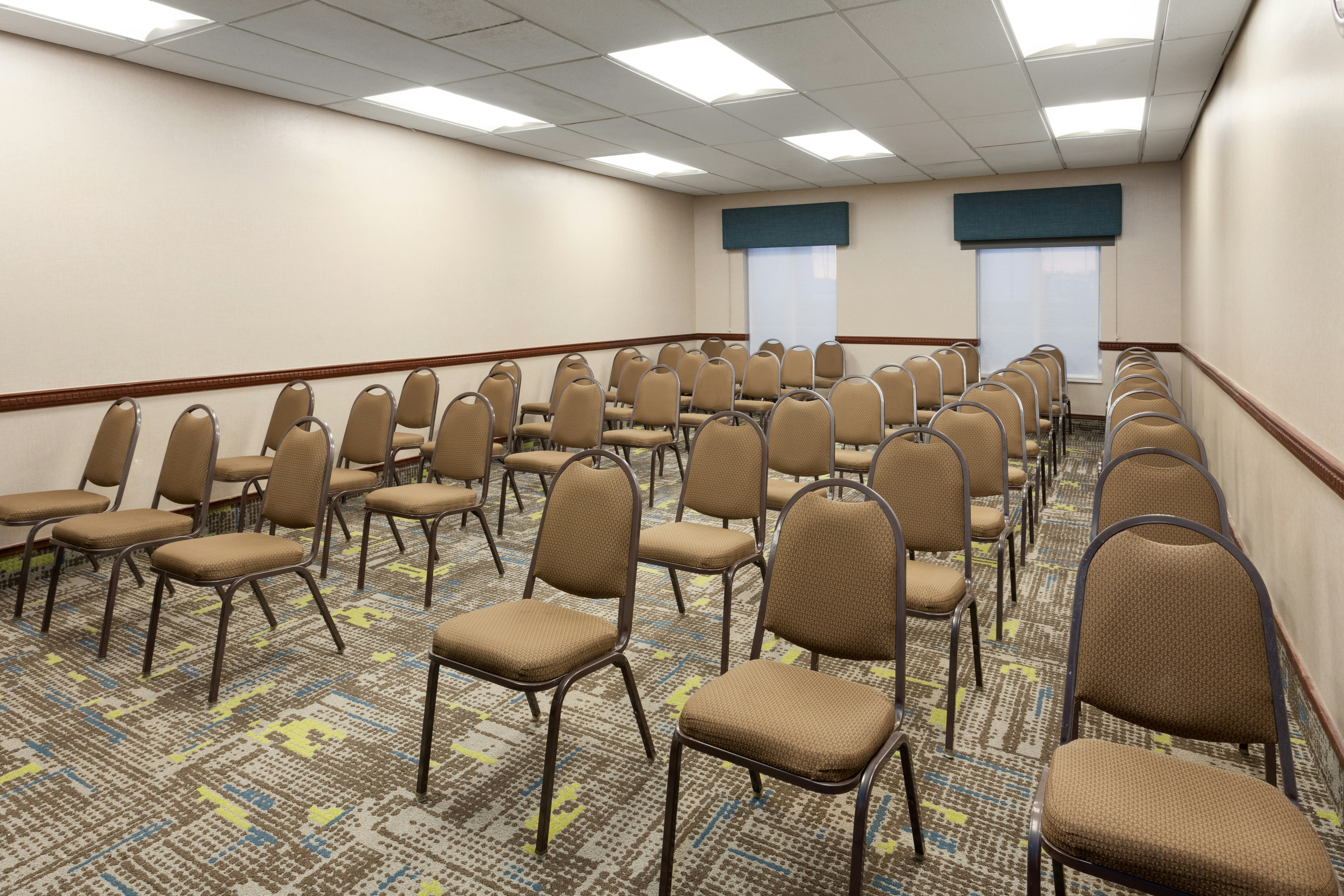 Hampton Inn Suites Scottsburg 71/82