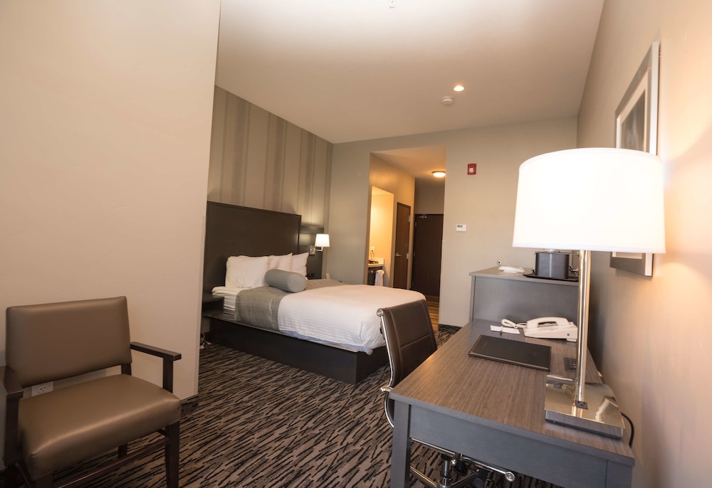 Best Western Sawtooth Inn & Suites 6/34