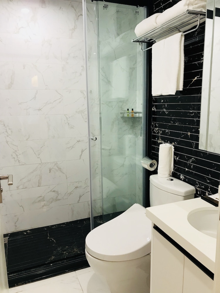 Jinzhonghuan Serviced Apartment 47/50