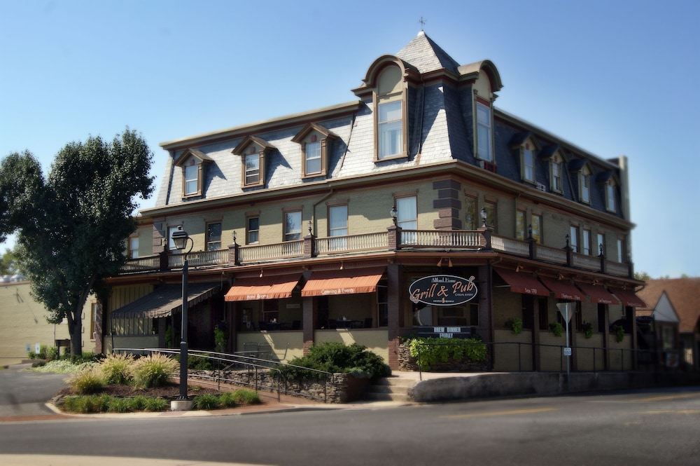 Altland House Inn and Suites 1/50