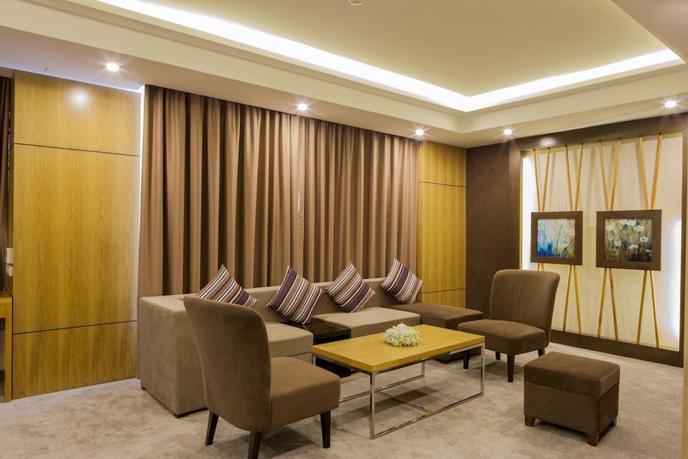 Muong Thanh Luxury Nhat Le Hotel 37/62