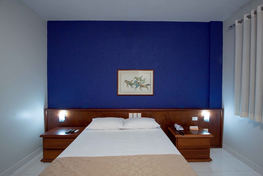 BRISTOL EXCELER PLAZA HOTEL 23/67