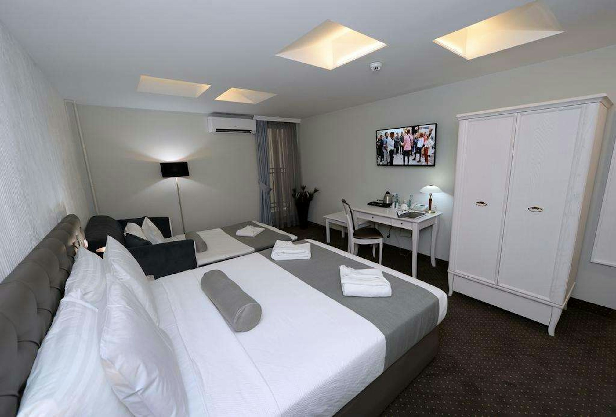 ALEXANDAR II HOTEL 6/20