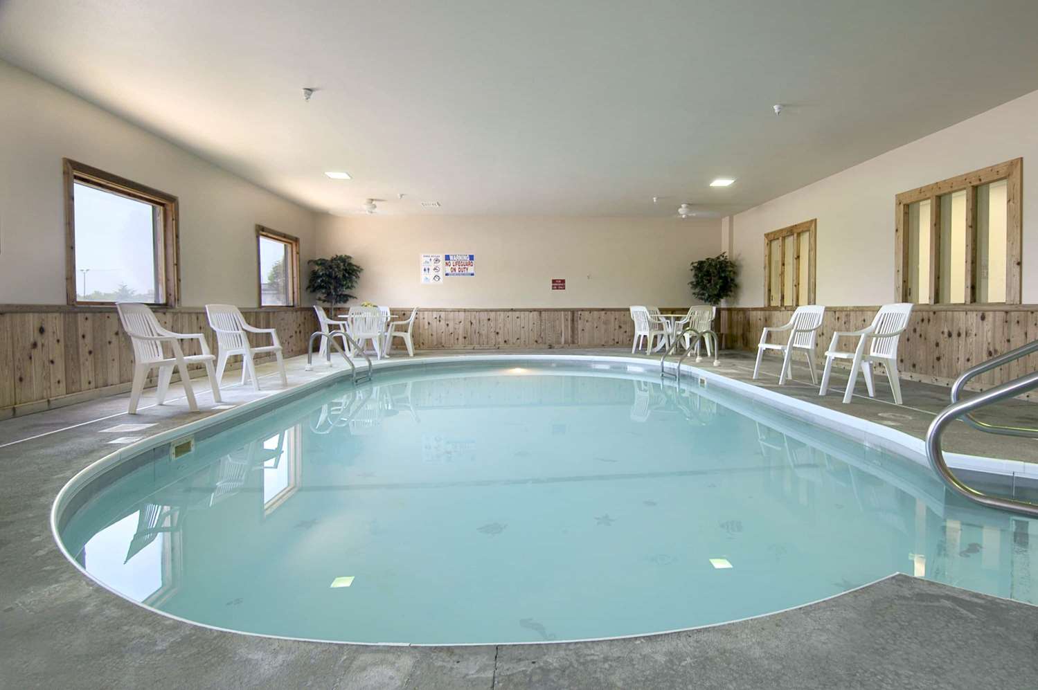 Super 8 by Wyndham Mason City 4/8