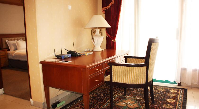 Travellers Suites Serviced Apartments 2/18