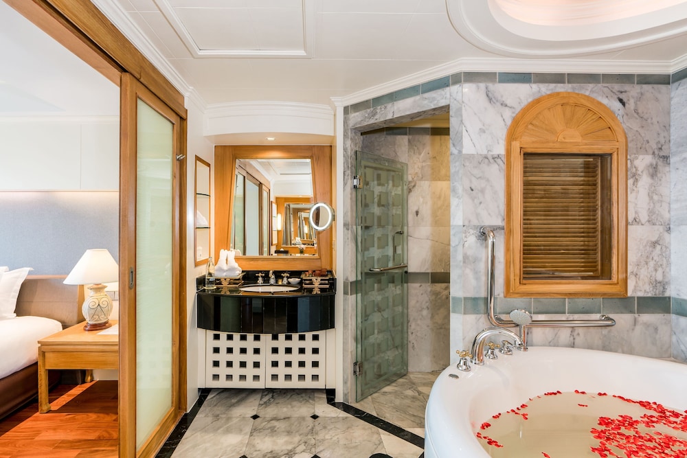 Royal Wing Suites Spa 26/82