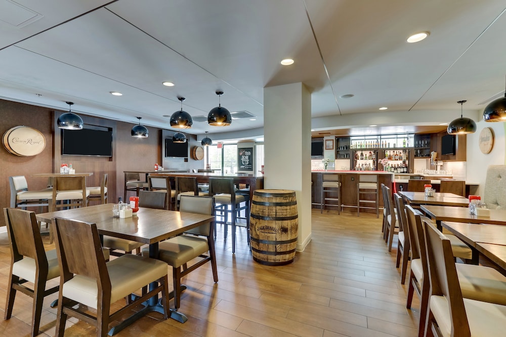 HOLIDAY INN FRANKLIN - COOL SPRINGS 45/64
