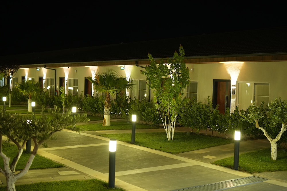 Expo Garden Hotel 20/50