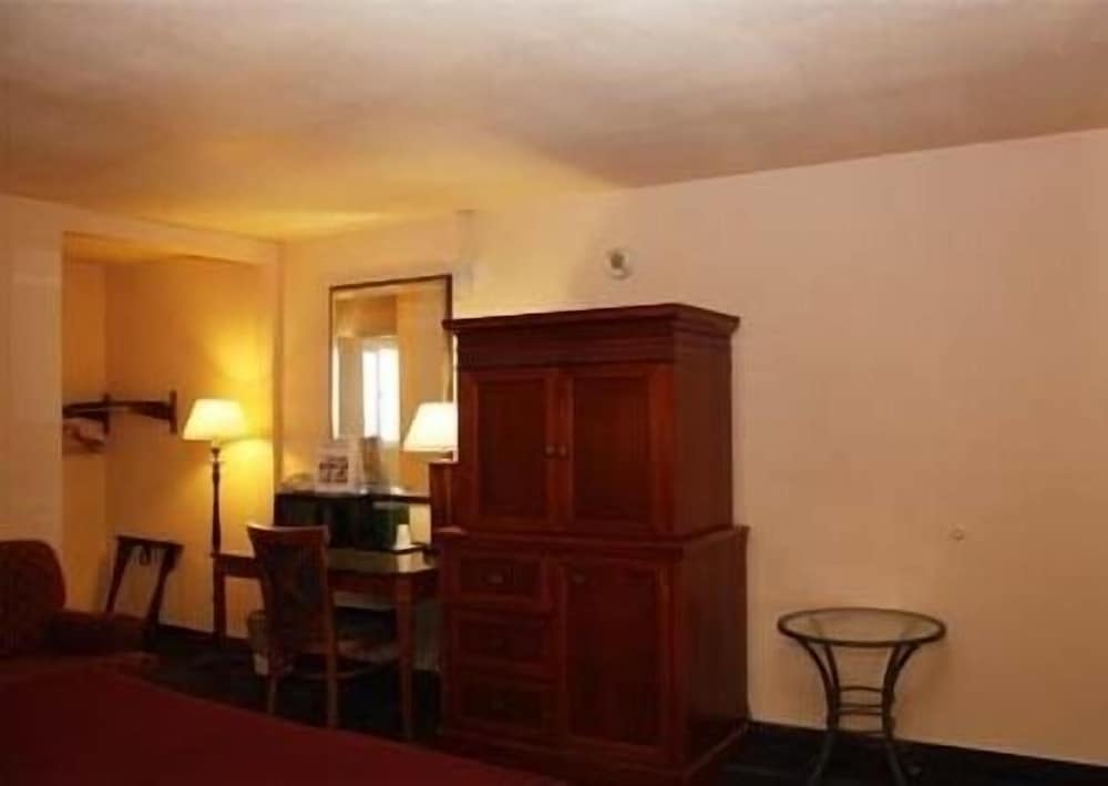 Budget Inn 41/66
