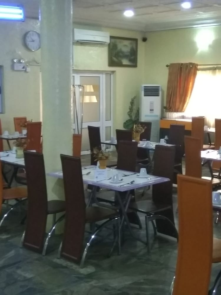 HAVANNAH SUITES 14/17