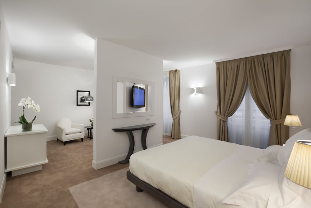 JUNIOR SUITE, DOUBLE BED, WITH EXTRA BED