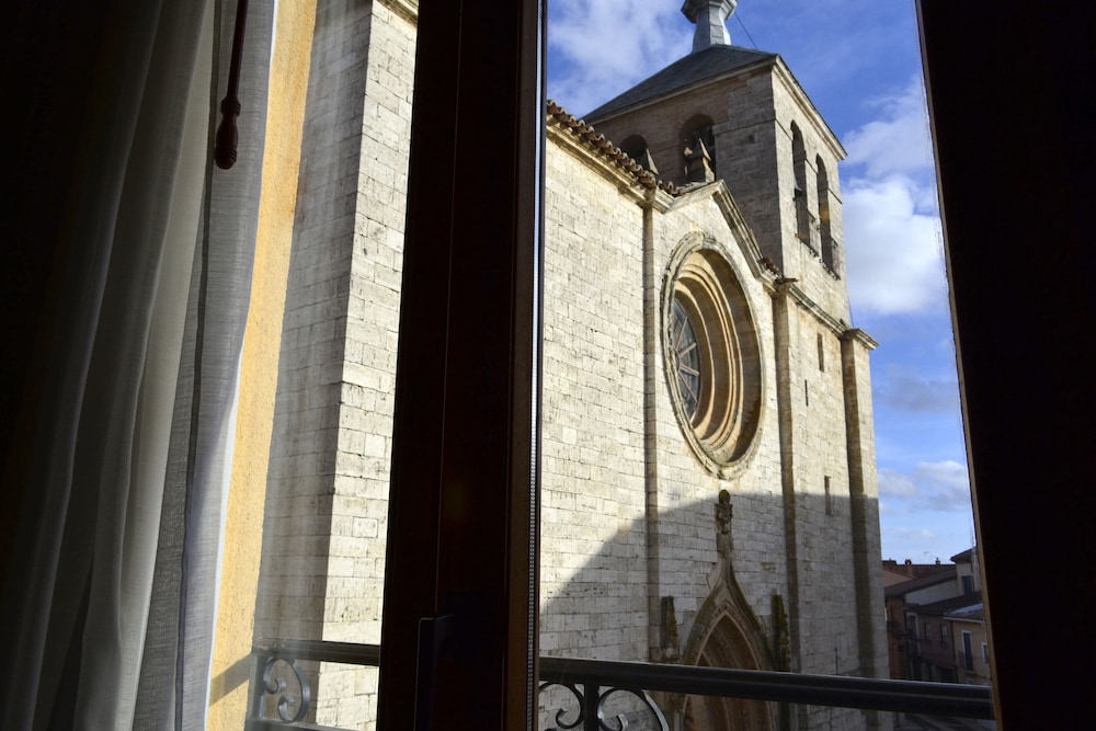Hotel Maria de Molina 43/50