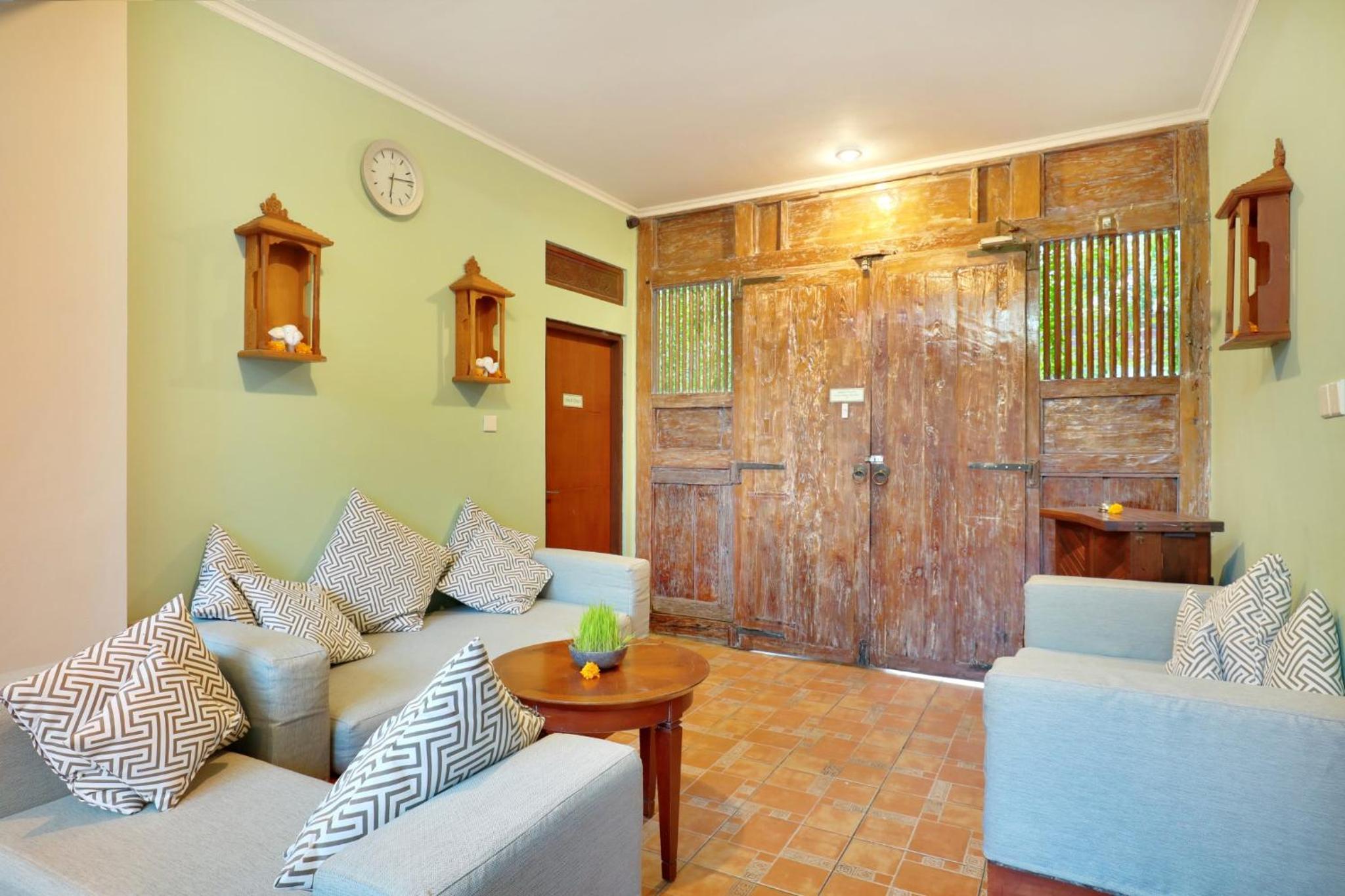 THE VIE VILLA 24/35