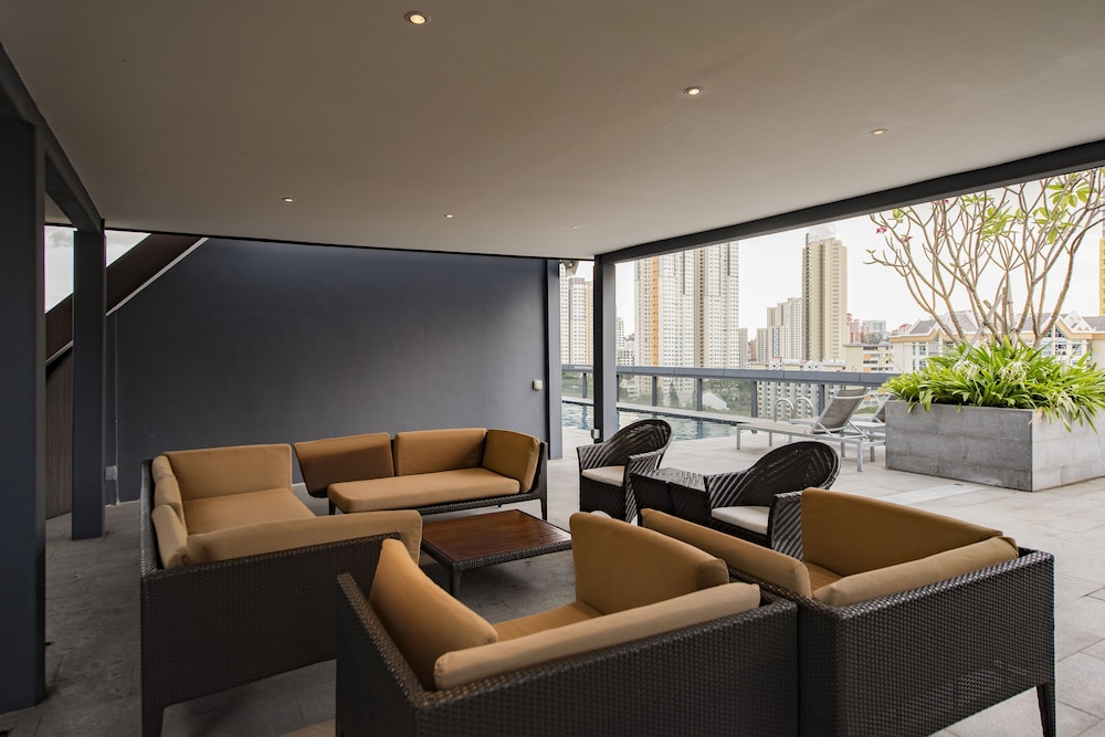 Louis Kienne Serviced Residences 46/65