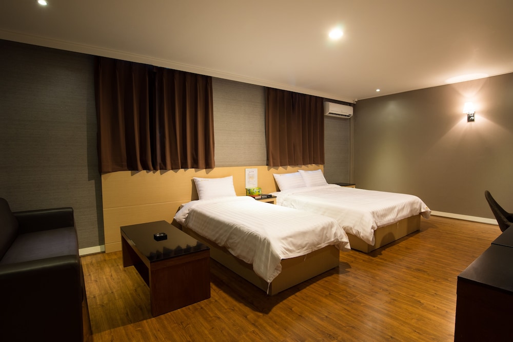 Jeonju Pungnam Family Hotel 14/50