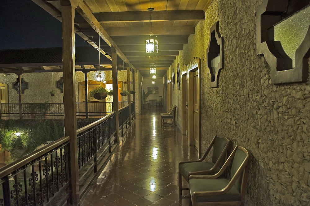Hotel Del Patio 60/62