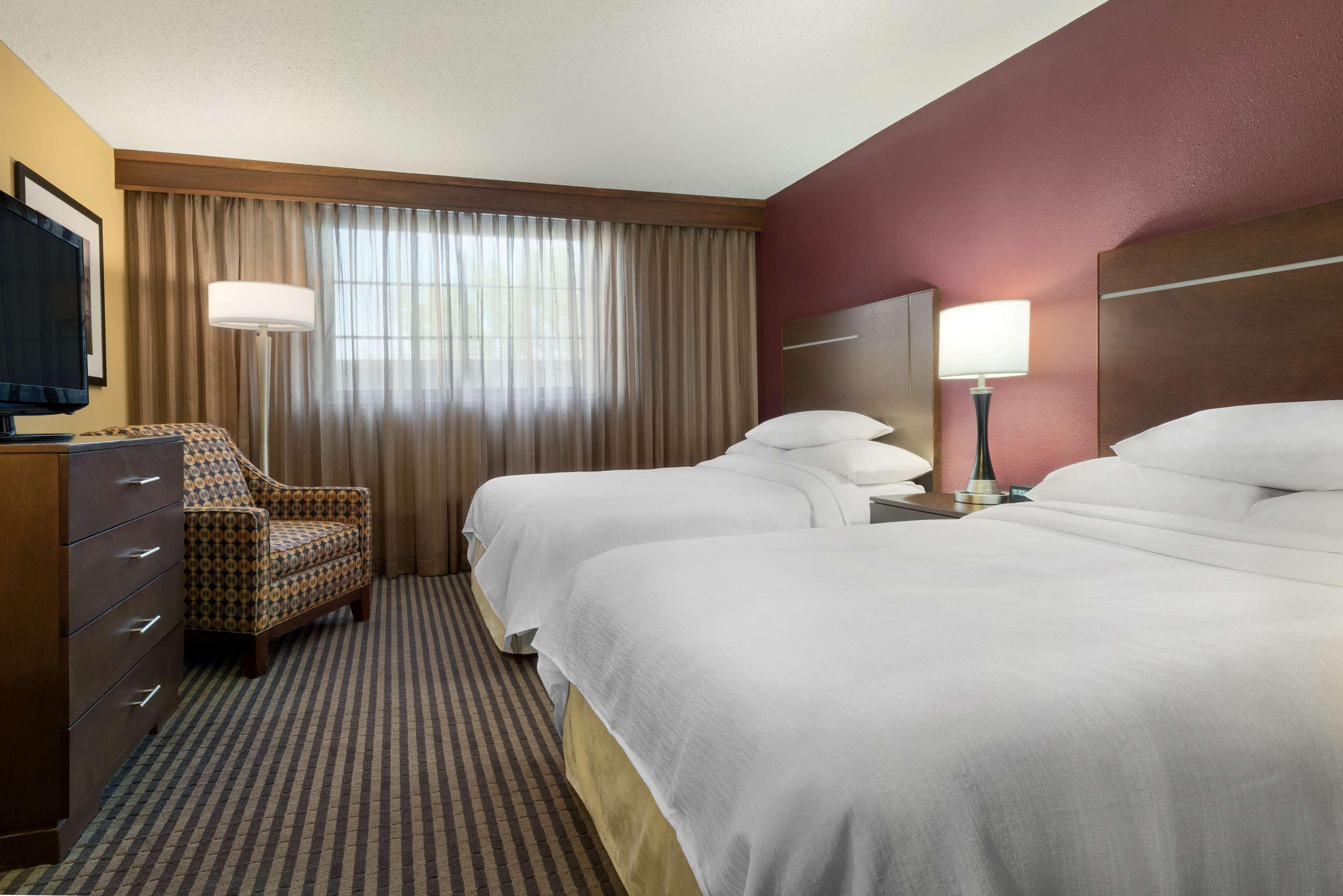2 ROOMS, SUITE, 2 DOUBLE BEDS, CORNER