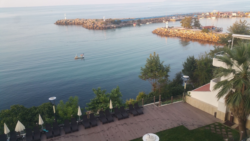 Diapolis Hotel 46/50