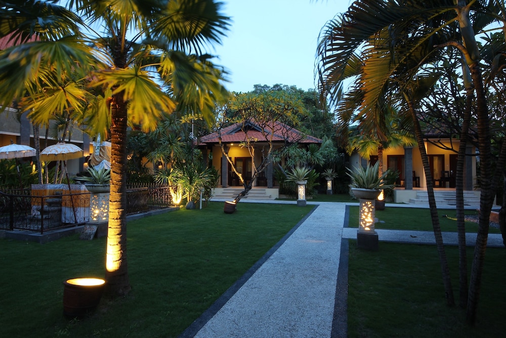 ADHI JAYA HOTEL 7/56