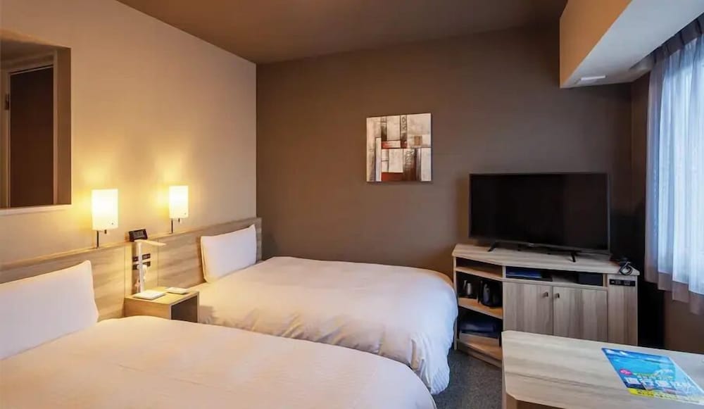 Hotel Route Inn Miyoshi Ekimae 10/28