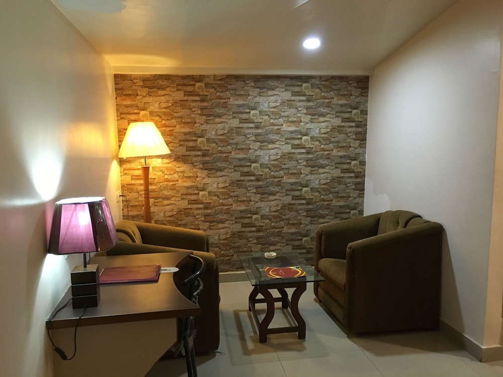 HOTEL GRAND ARJUN 41/50