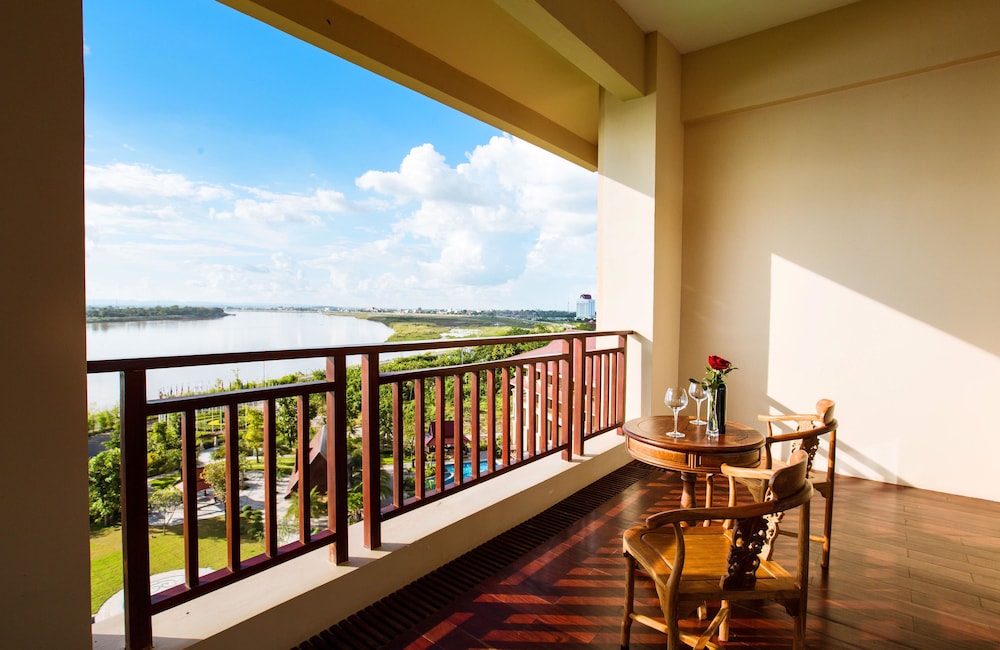 Landmark Mekong Riverside Hotel 4/44