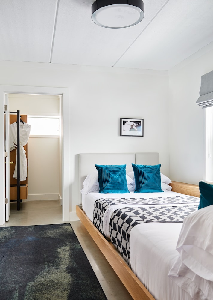 Bluebird Spa City Motor Lodge 8/51