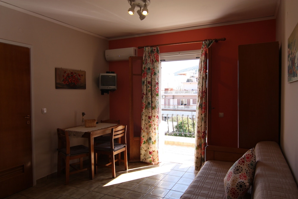 Oasis Apartments 26/50