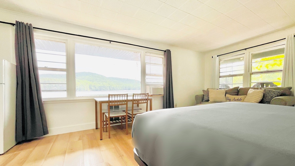 Sunrise, Studio, Queen Bed, Sofa, Kitchen