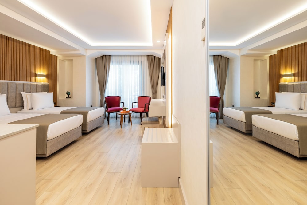 CARINA GOLD HOTEL 34/65