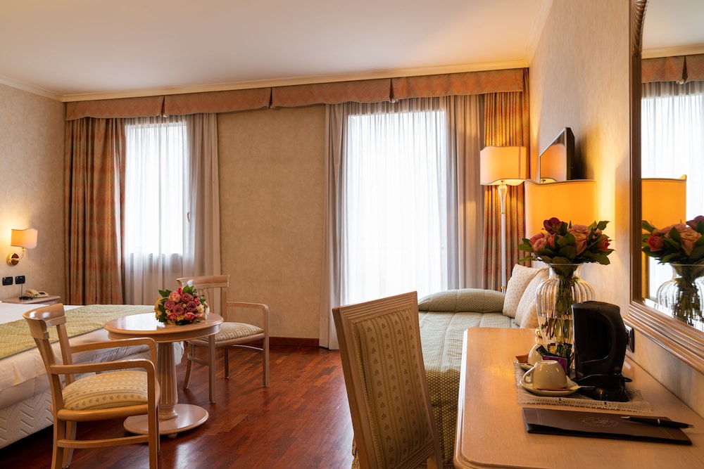 Hotel Roxy Plaza 55/81